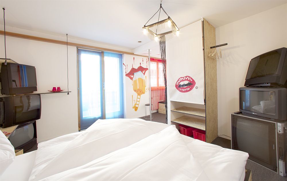 Arena Hotel 3*